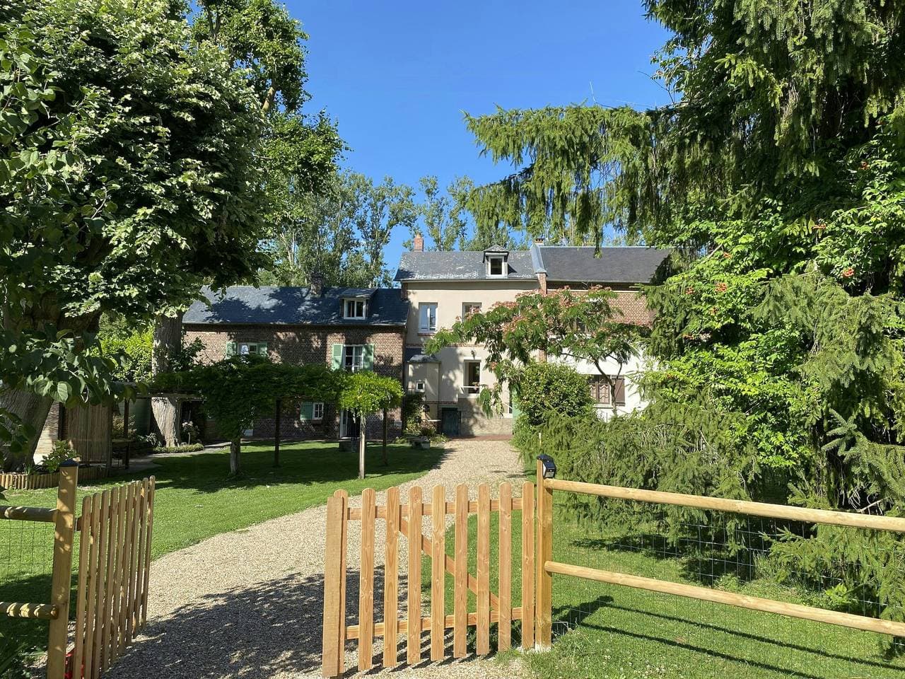 Charmantes Haus am Ufer der Seine in der Normandie 1