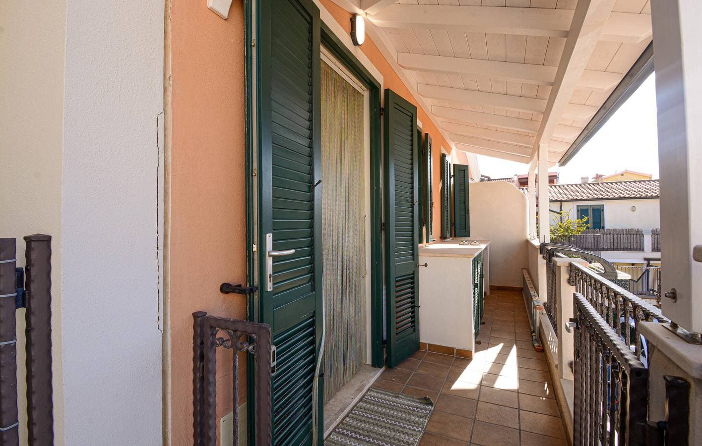 Foto 7 von 14: Modernes Apartment mit Klimaanlage, Parkplatz, Terrasse und Küche – in Strand- und Restaurantnähe