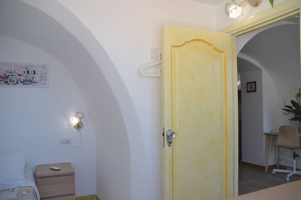 Foto 11 von 28: Positano Center - Terrasse mit Meerblick, - 2 Schlafzimmer - Klimaanlage und kostenfreies WLAN