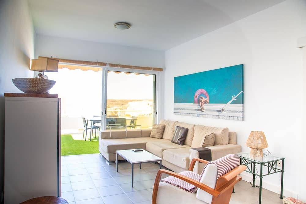 Foto 12 von 21: Auf Meereshöhe und mit Blick auf den Strand.  Wohnung mit Terrasse und 8 Stunden Sonne