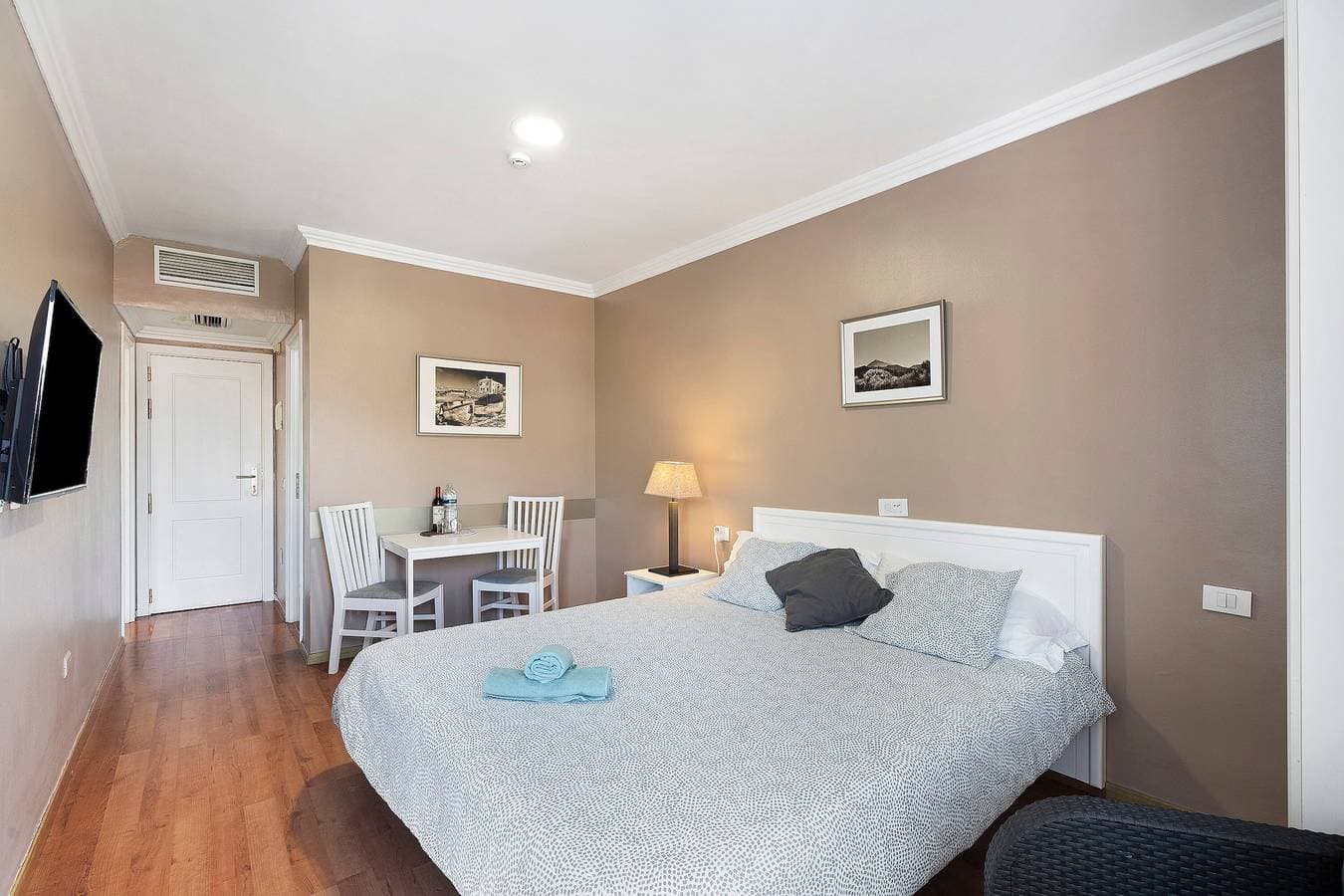 Foto 13 von 25: Ferienwohnung "La Quinta" mit Meerblick, Gemeinschaftspool und WLAN