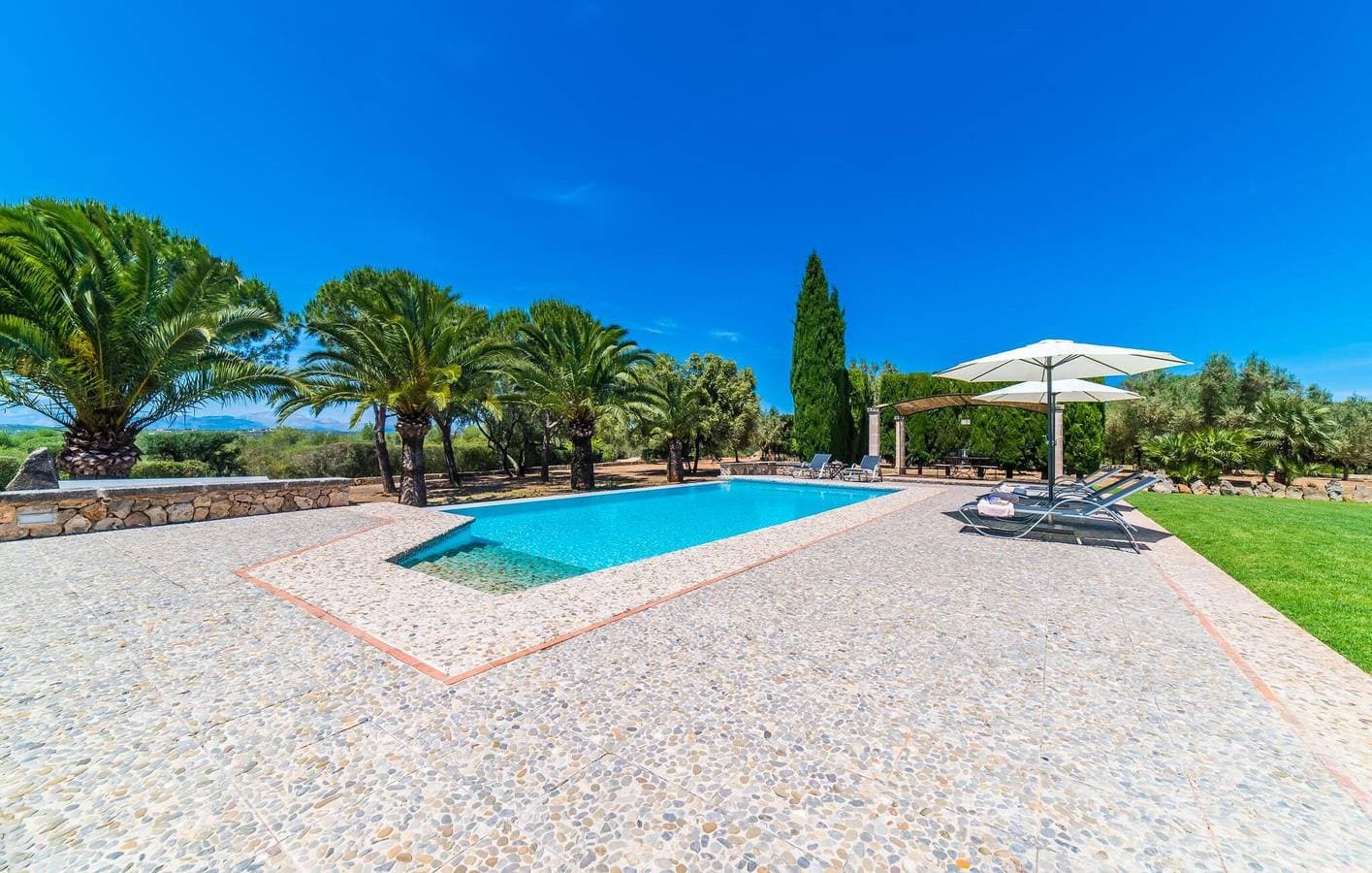 Foto 10 von 50: Gemütliche Terrassenwohnung mit Pool und Grill