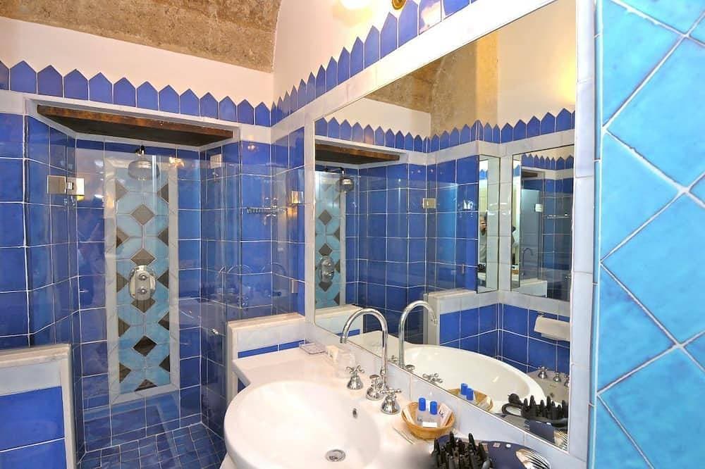 Foto 8 von 30: Villa Amalfi - Zwölf Schlafzimmer Villa, Schläft 24