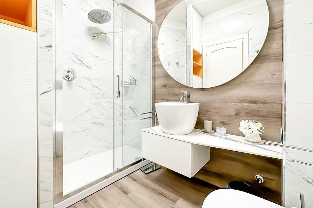 Foto 12 von 30: Willkommen in dieser schönen Wohnung in Grumo (Lierna), direkt vor dem wunderschönen Comer See. Diese fantastische Wohnung bietet Ihnen ein unglaubliches und unvergessliches Erlebnis mit atemberaubendem Seeblick. Dieser gemütliche Ort hat alles, was Sie b