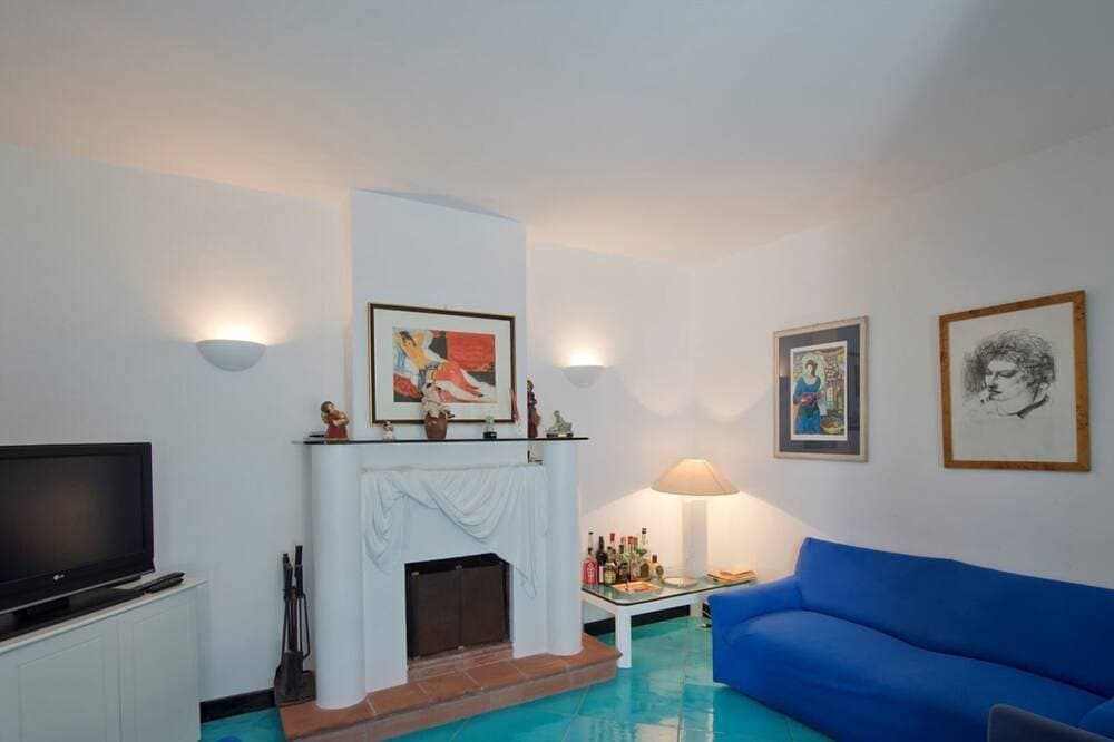 Foto 13 von 30: Tolle Aussicht der Villa, privater Pool und einfacher Zugang zum Garten, 1 km. von Ravello, Parkplatz