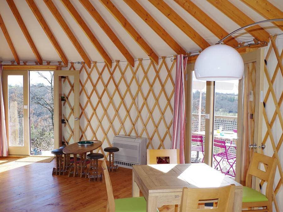 Foto 7 von 60: Camping Les Hauts d'Albas - Unterkunft 2 personen - Moderne Jurte inbegriffen möglich 4 Personen gegen Aufpreis beim Campingplatz