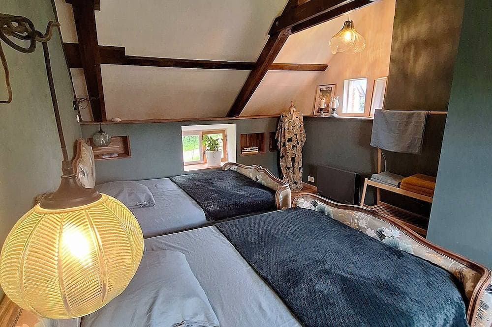 Foto 4 von 17: In the heart of the Calvados, near the D-day beaches, detached house with garden