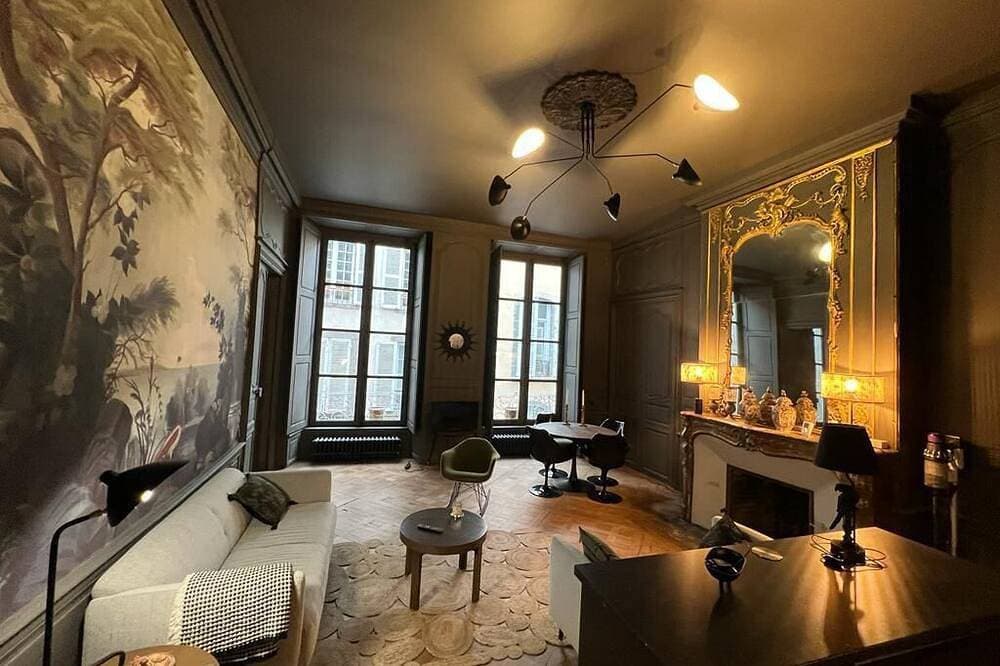 Foto 12 von 23: Splendid 2-room apartment 65 m2 17th century town house