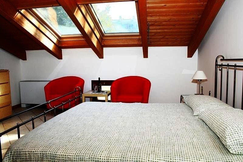 Foto 10 von 10: One-Bedroom Apartment - Attic