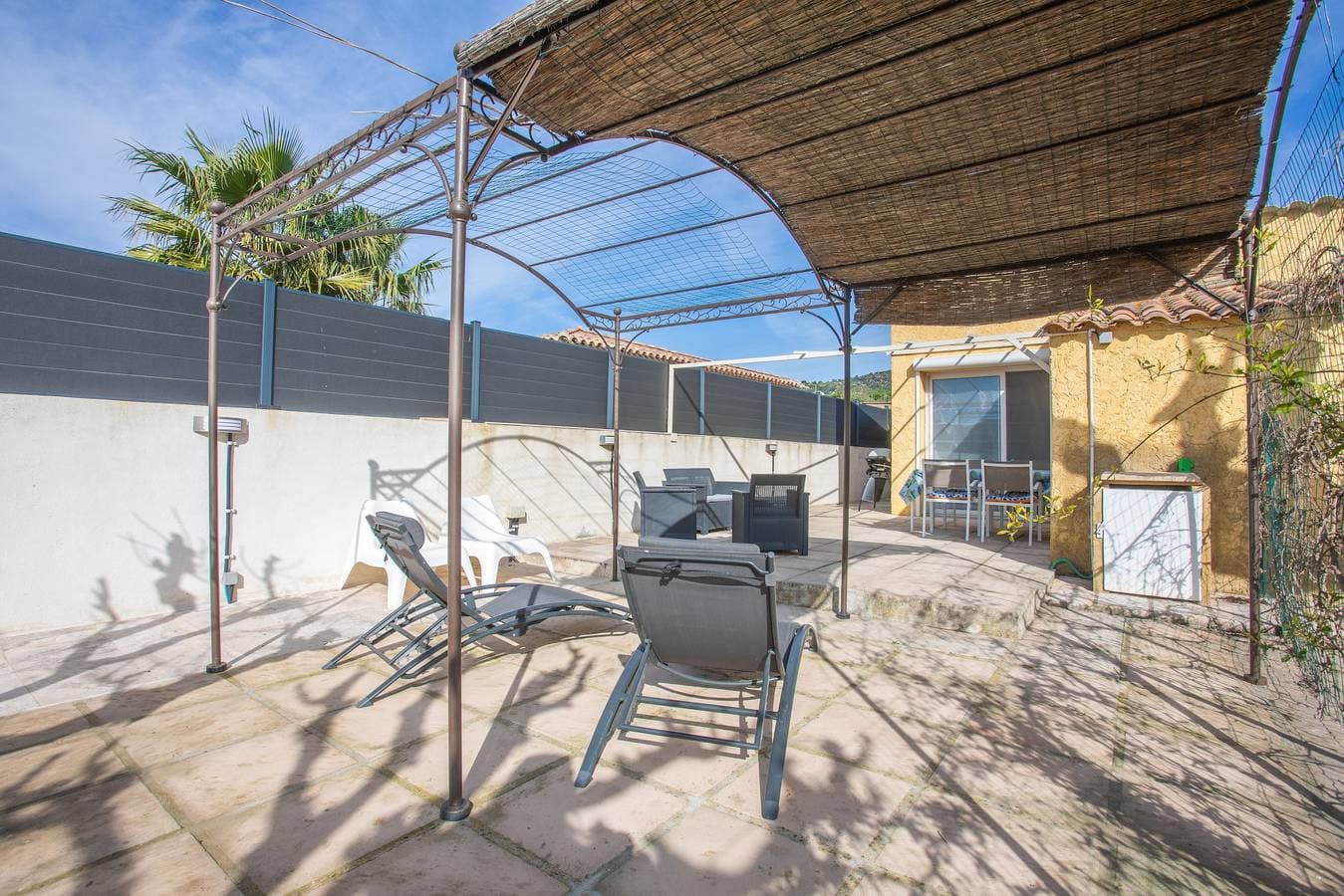 Foto 4 von 27: Ferienhaus 'Les Mimosas' mit privater Terrasse, privatem Garten und Wi-Fi