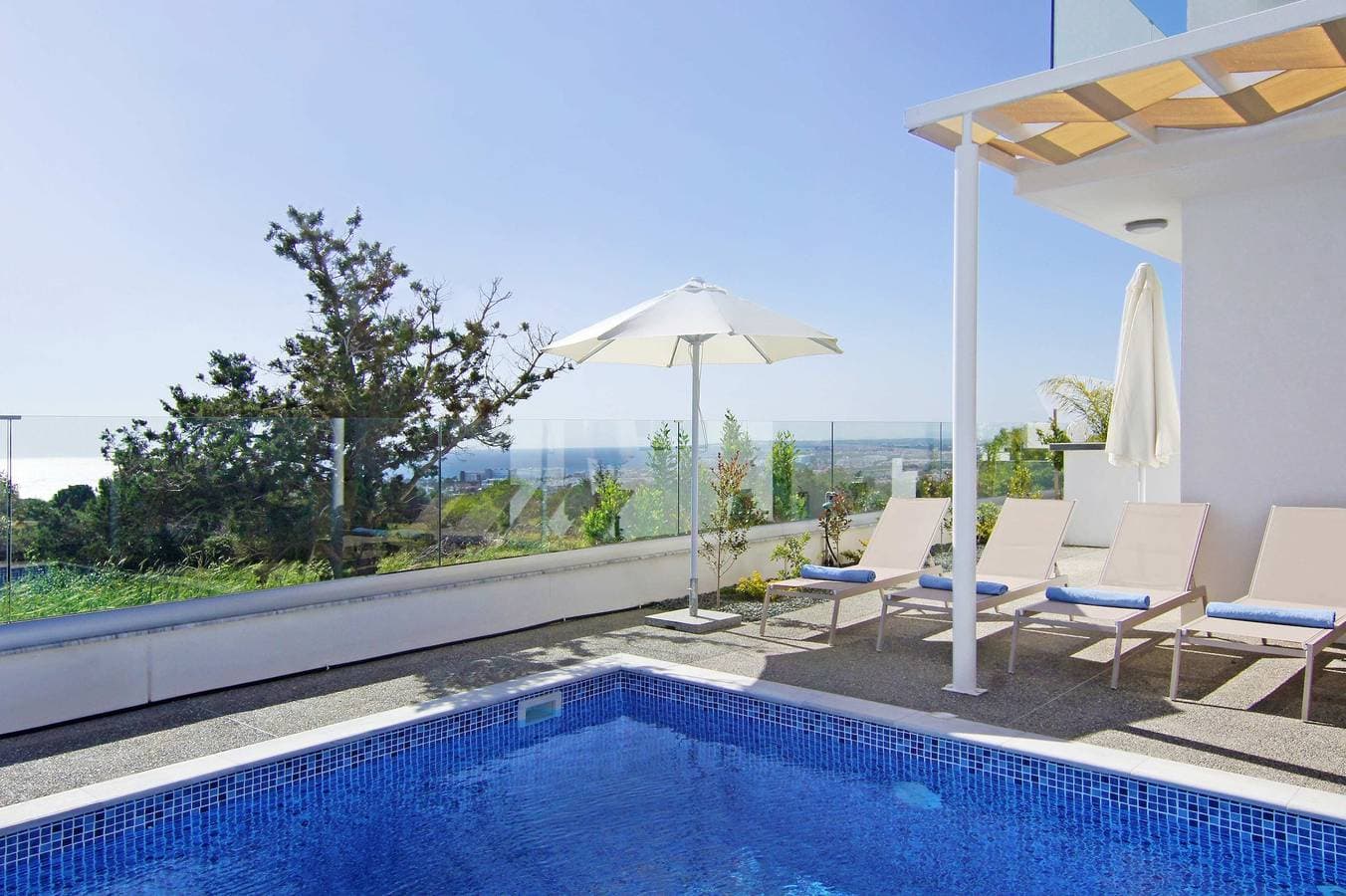 Foto 9 von 39: Villa für 9 Personen mit Balkon