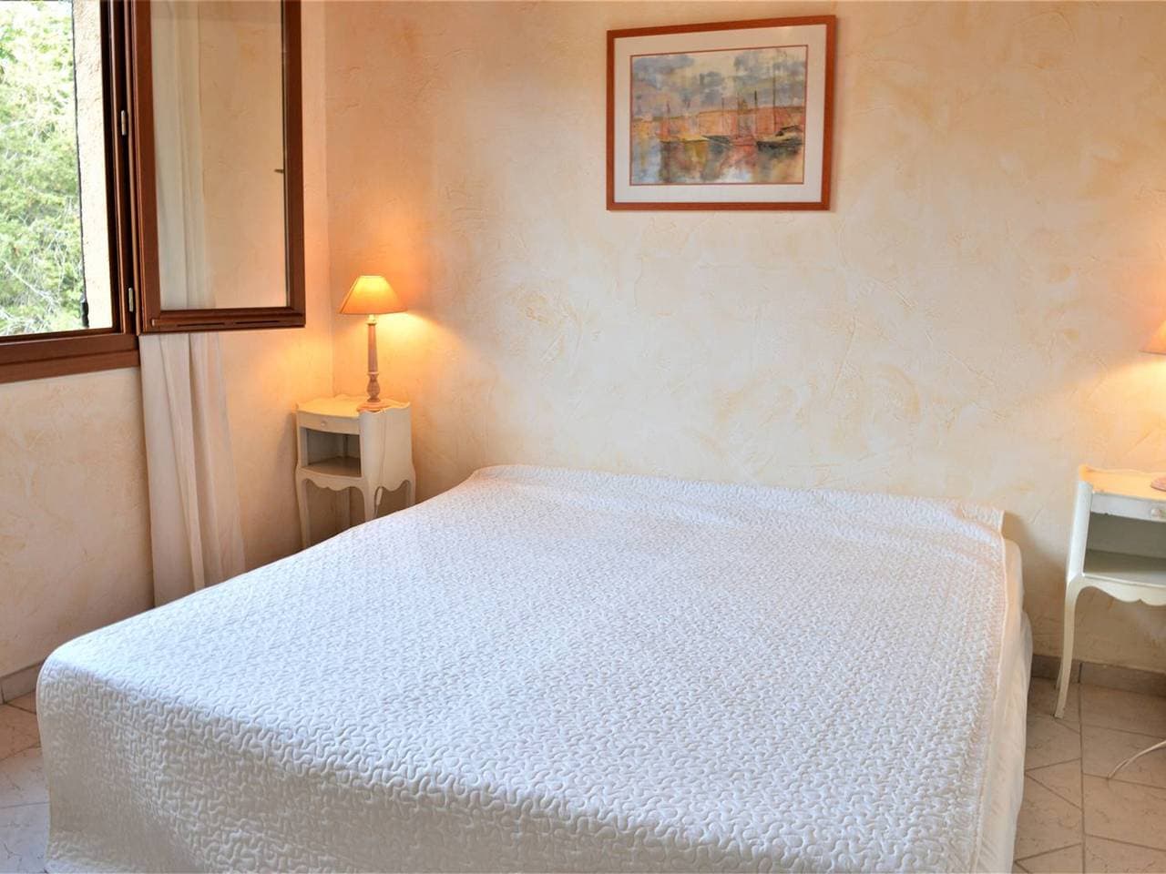 Foto 10 von 12: Appartement Komfortabel in Strandnähe für 6 Personen, La Croix-Valmer, Parkplatz & Balkon