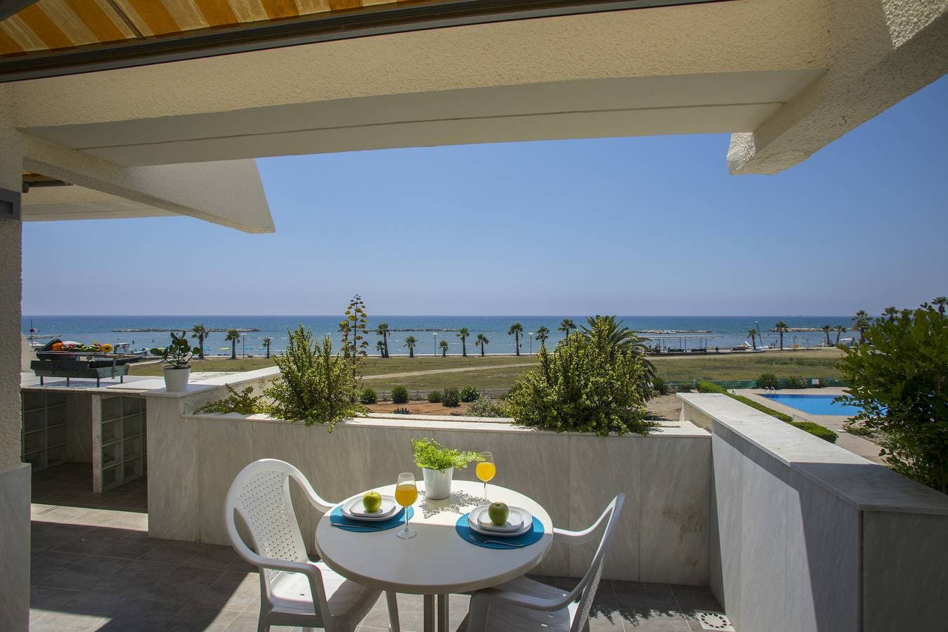 Lordos Sunshore Beachfront Suite 1
