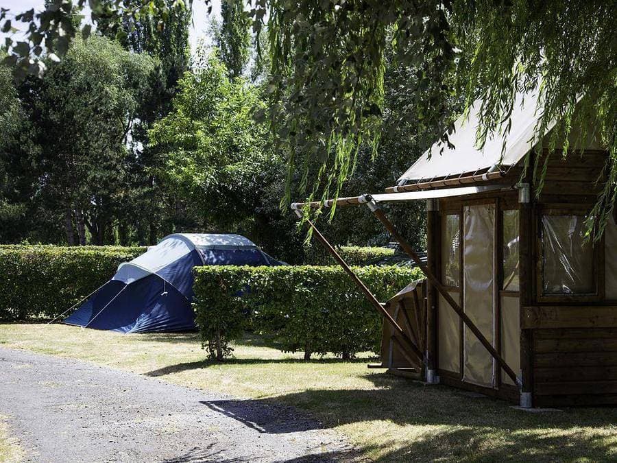 Foto 3 von 11: Camping Du Lac Terre d'Auge - Safarizelt 2 personen - Biwakzelt (nur für Radfahrer)