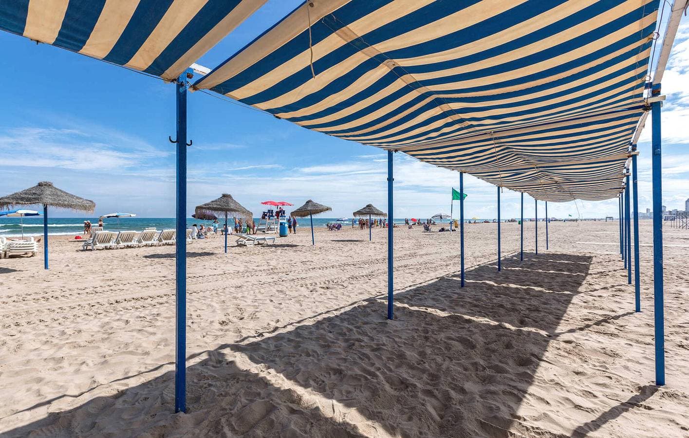 Foto 7 von 22: Gemütlich, 1 km vom Platja de Venècia entfernt: Luftiges Apartment mit 2 Schlafzimmern und Terrasse