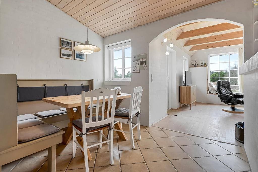 Foto 9 von 28: Charmantes Reetdach-Ferienhaus auf großem Naturgrundstück – nahe der Nordsee und dem Waldspielplatz