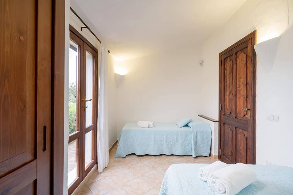 Foto 9 von 30: Villa Nemea: typisch sardisches Haus, Salzwasserpool, tolle Aussicht