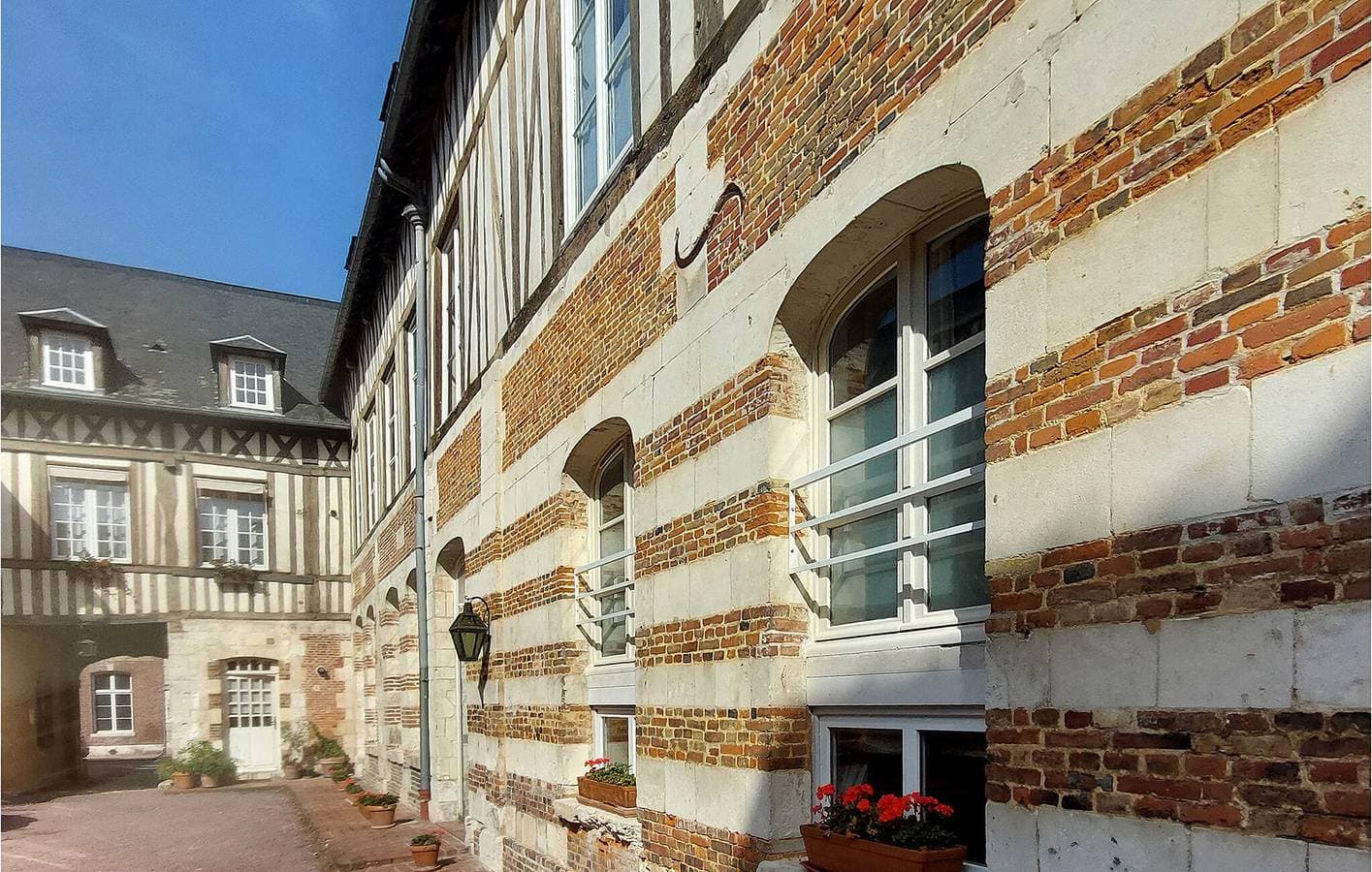 Reizende Ferienwohnung in der Nähe von Pont-Audemer: WLAN, Küche und in der Nähe von Sehenswürdigkeiten 1