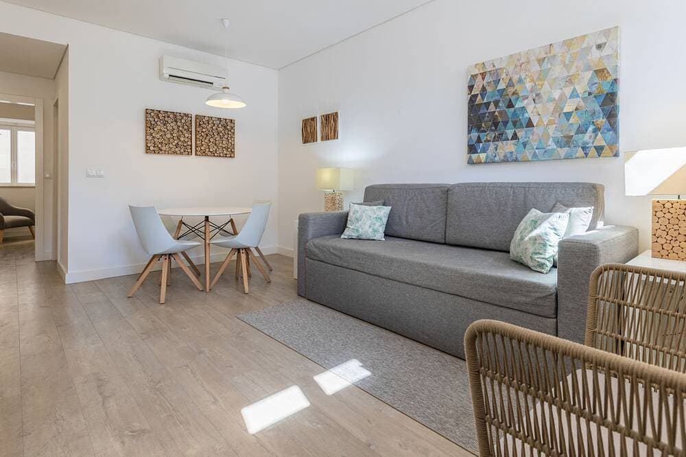 Garcia 28 | Apartment 0A by LovelyStay 1