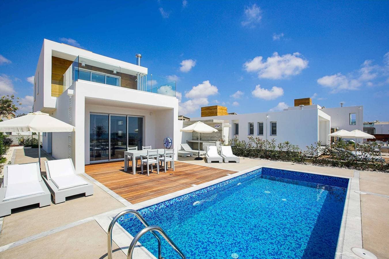 Villa 1
