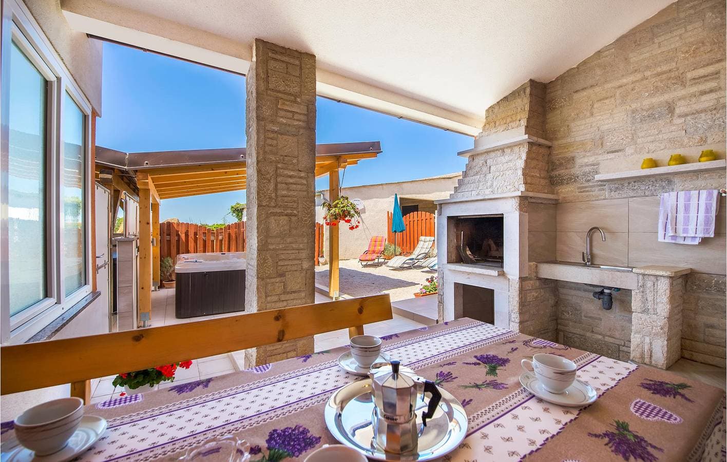 Foto 4 von 26: Gemütliche 1-Zimmer-Wohnung mit Terrasse, WLAN und Parkplatz – 1,5 km vom Strand von Fažana entfernt