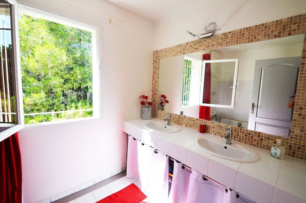 Foto 7 von 24: Haus 190 m2, in der Nähe von Montpellier und Stränden, Schwimmbad, dominante Aussicht, ruhig
