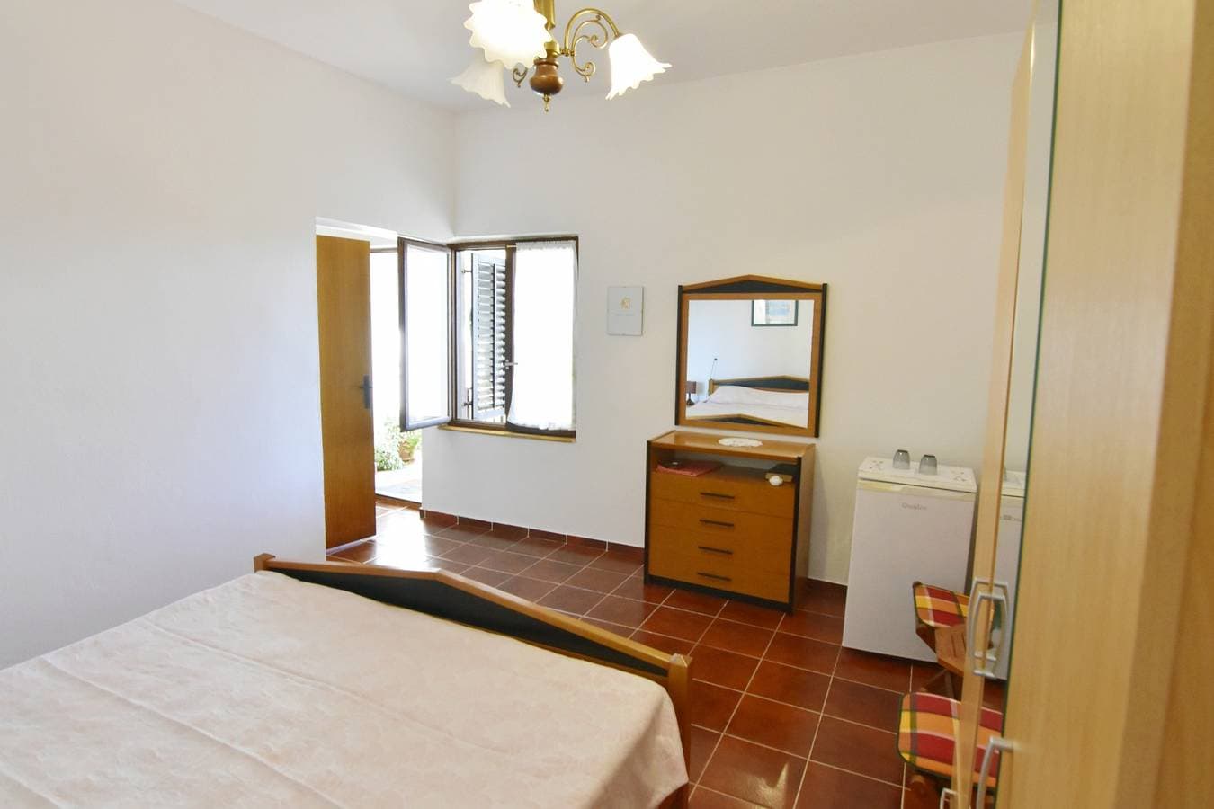 Foto 10 von 13: Zimmer mit Terrasse und Meerblick Zambratija, Umag -a