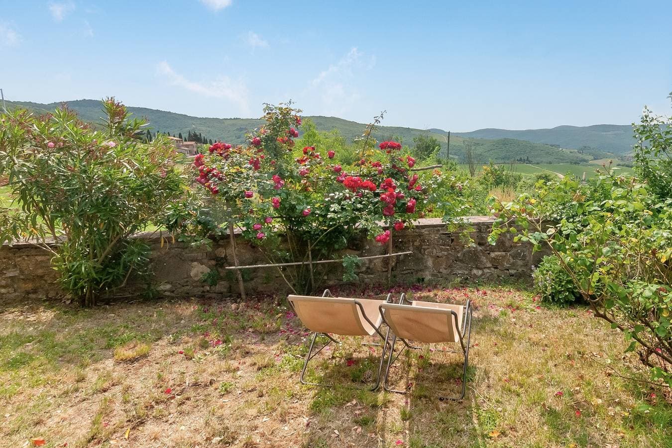 Foto 8 von 30: Ferienwohnung 'Cipressaia Bellavista' mit Gemeinschaftspool, Gemeinschaftsgarten und Wi-Fi