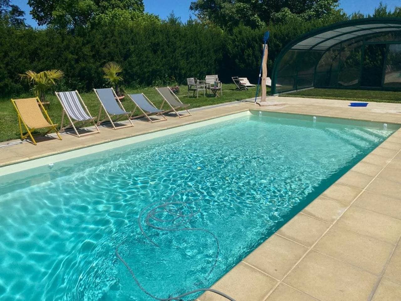 Foto 3 von 43: Gästezimmer 'English Garden' mit Pool, Frühstück, Gemeinschaftsgarten und WLAN