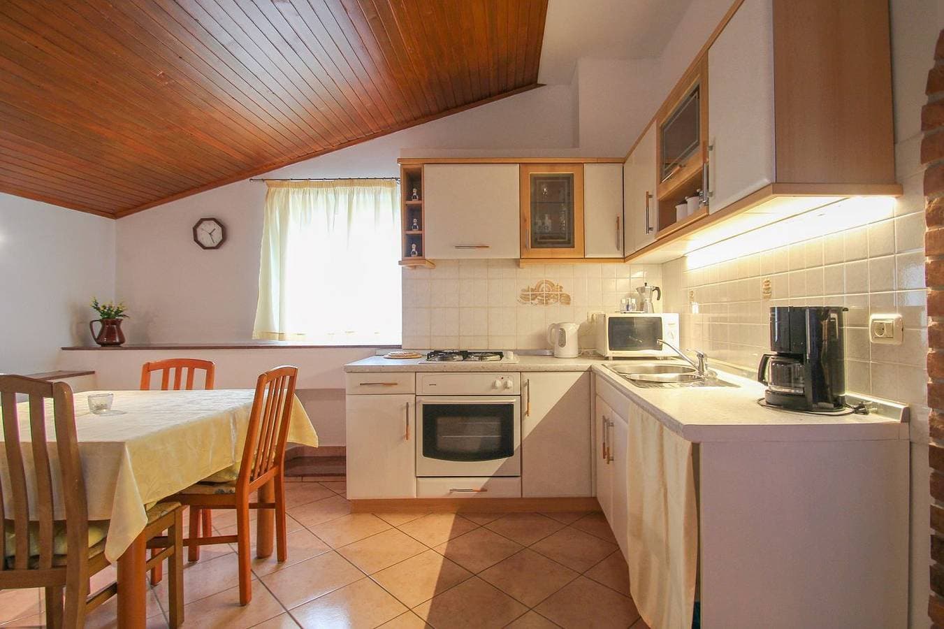 Foto 6 von 22: Bezauberndes Studio direkt in der Altstadt und am Meer gelegen mit Kamin und Balkon
