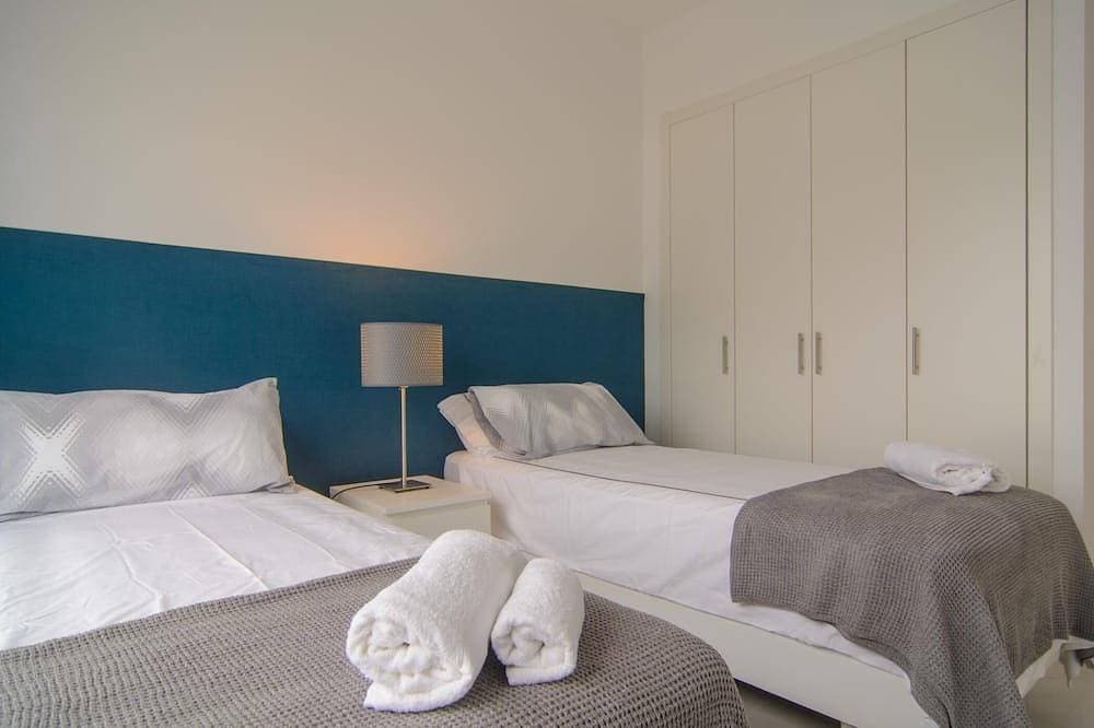 Foto 8 von 30: Luxus-Design-Apartment 3 Schlafzimmer, Terrasse & Pool nahe Strand