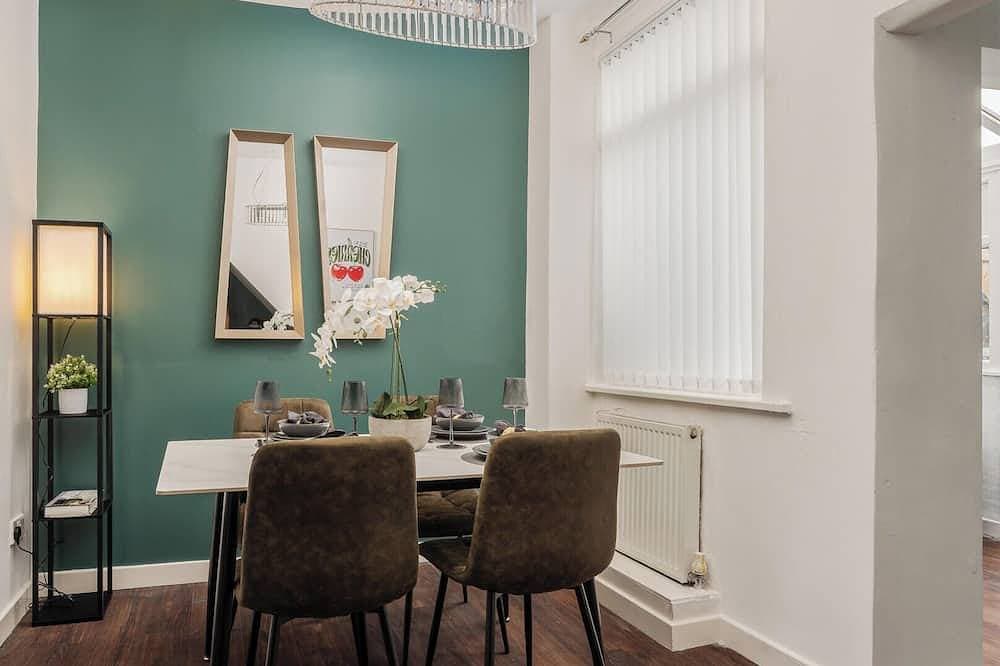 Foto 13 von 30: Cosy 2 bed home for Contractors, Getaways and Business Travellers w/Free Parking