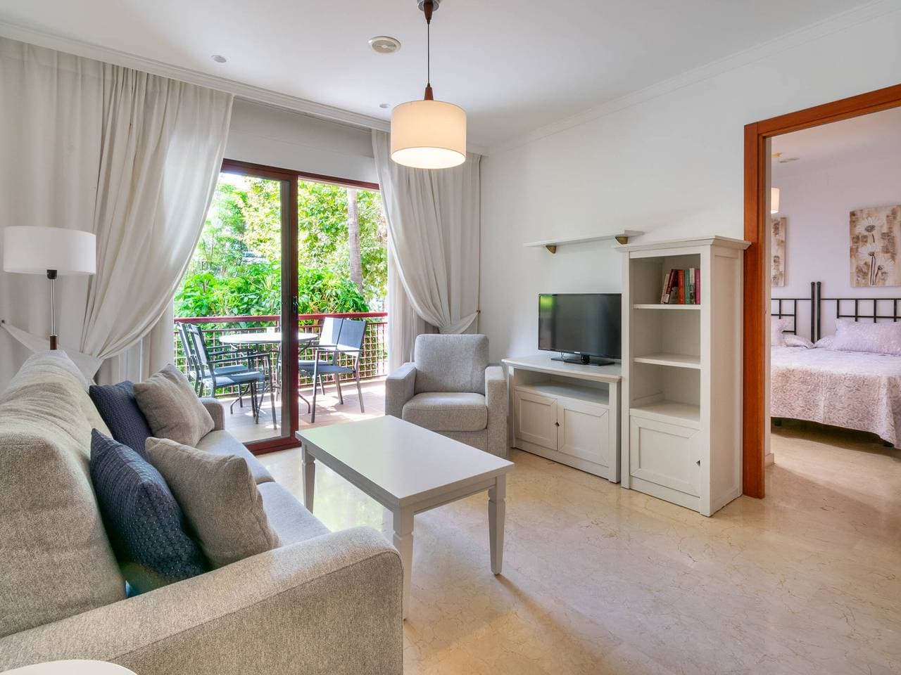 Foto 5 von 35: Moderne Wohnung in Albir, 1 Sz, für 4, Pool, Klimaanlage, WLAN & Parkplatz