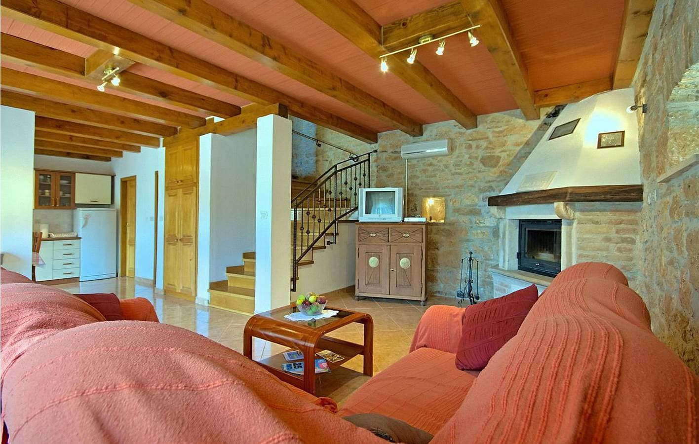 Foto 3 von 33: Gemütliche 2-Zimmer-Wohnung mit WLAN, Parkplatz und Terrasse in der Nähe von Labinci