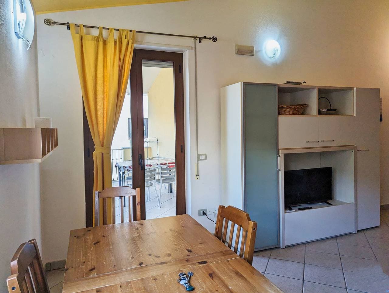 Foto 8 von 13: Ferienwohnung für 4 Personen mit Terrasse