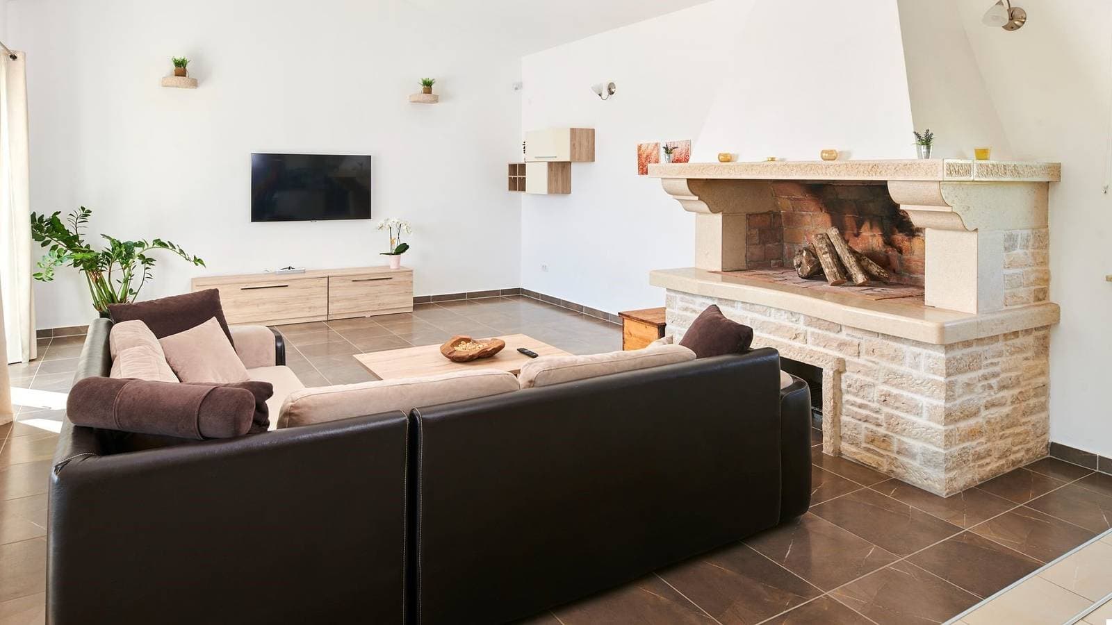 Foto 5 von 40: Moderne Villa Melli mit Pool, Whirlpool und Panoramablick