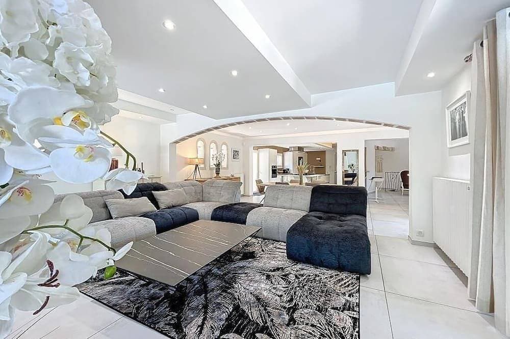 Foto 10 von 27: Family Villa with swimming pool tennis spa