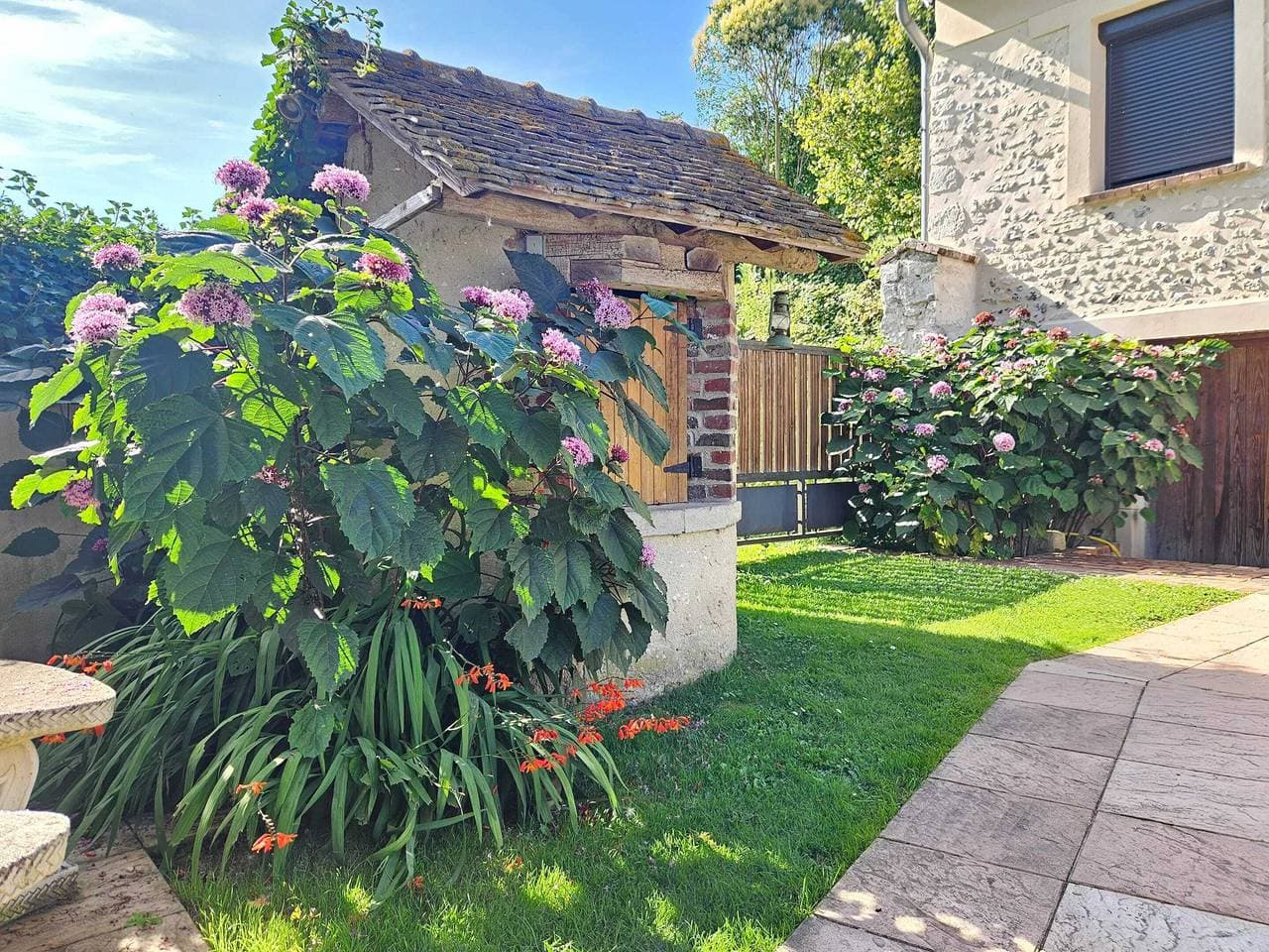 Foto 3 von 15: Charmantes Haus in Sainte-Geneviève-lès-Gasny mit Garten