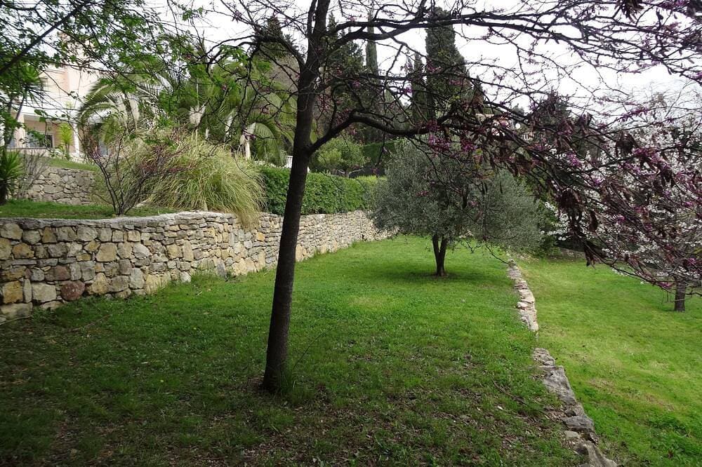 Foto 11 von 30: Design-Villa in der Nähe von Cannes. Panoramablick auf das Meer .. sehr ruhig