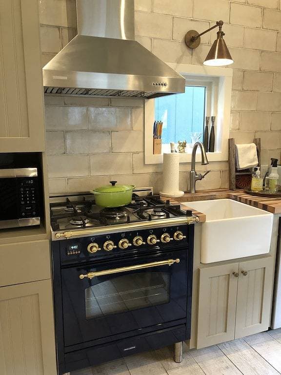 Charming Downtown Casita 1