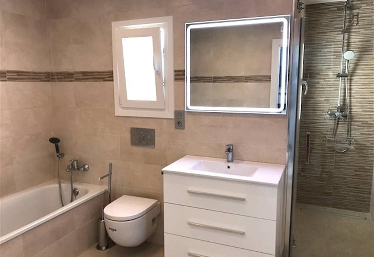 Foto 13 von 15: Wunderschöne Ferienwohnung 'Capri' mit Blick über Nerja und das Meer, Balkon, WLAN und Klimaanlage