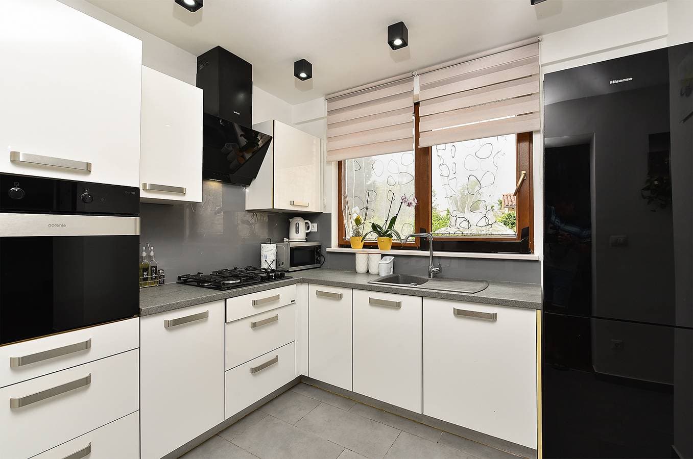 Foto 12 von 52: Ferienwohnung für 6 Personen mit Terrasse