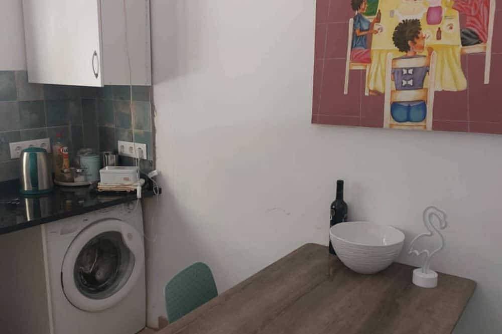 Foto 3 von 4: Adorable 1-bedroom studio in charming Paúl do Mar for budget travellers