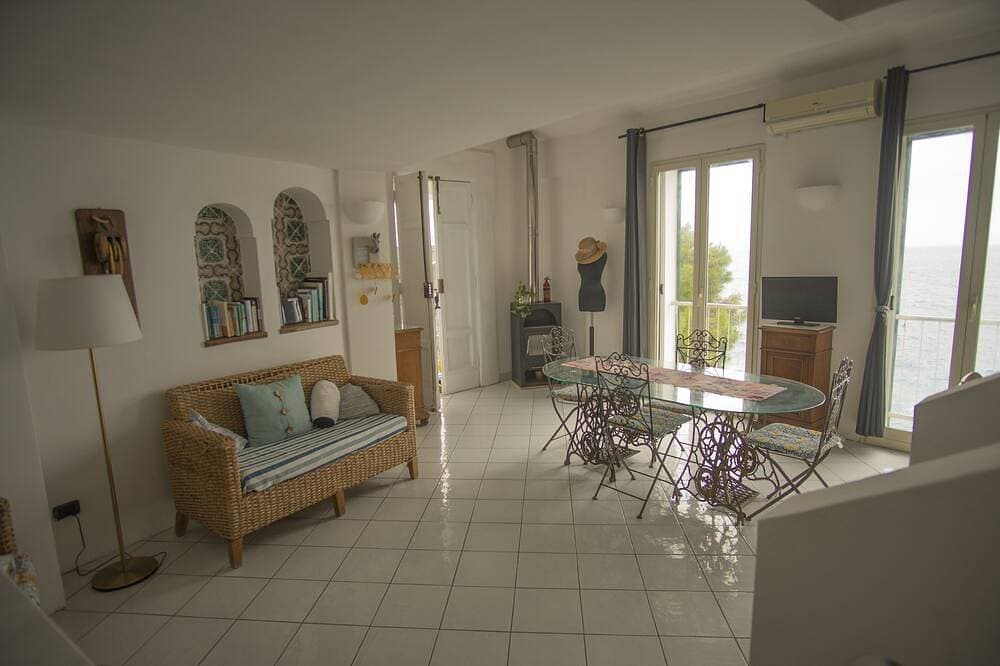 Foto 10 von 30: Zwischen Klippen und Meer, Amalfiküste Villa auf dem Ozean.