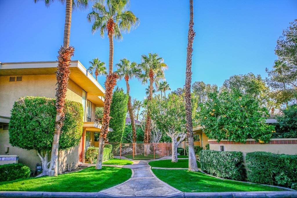 Foto 7 von 38: Modernist 1 Br, 2 Ba Condo in der Raquet Club-Kolonie! Palm Springs City Id # 1814