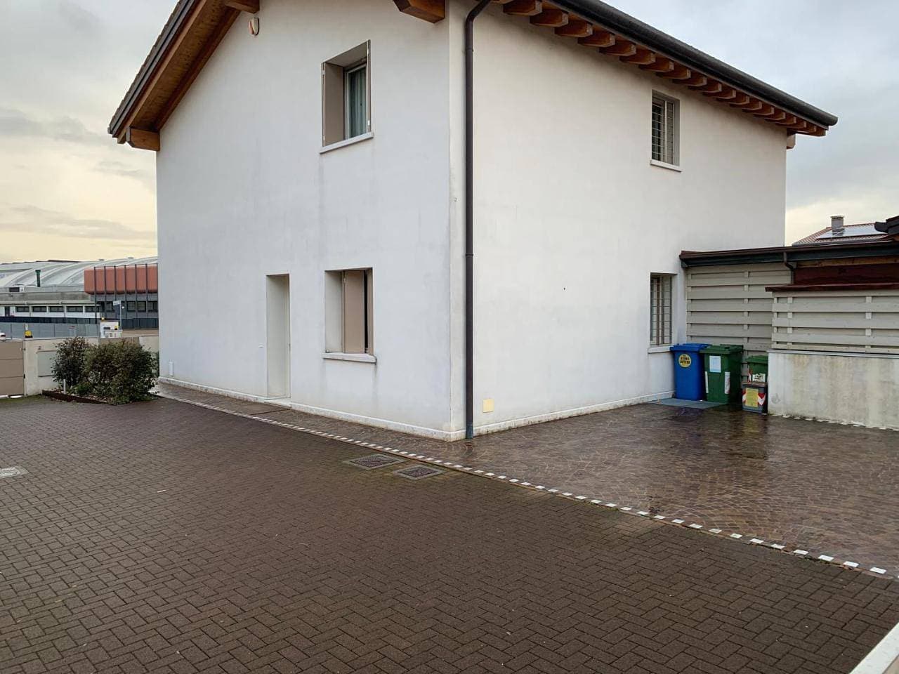 Foto 8 von 42: Three-Bedroom Apartment with Balcony