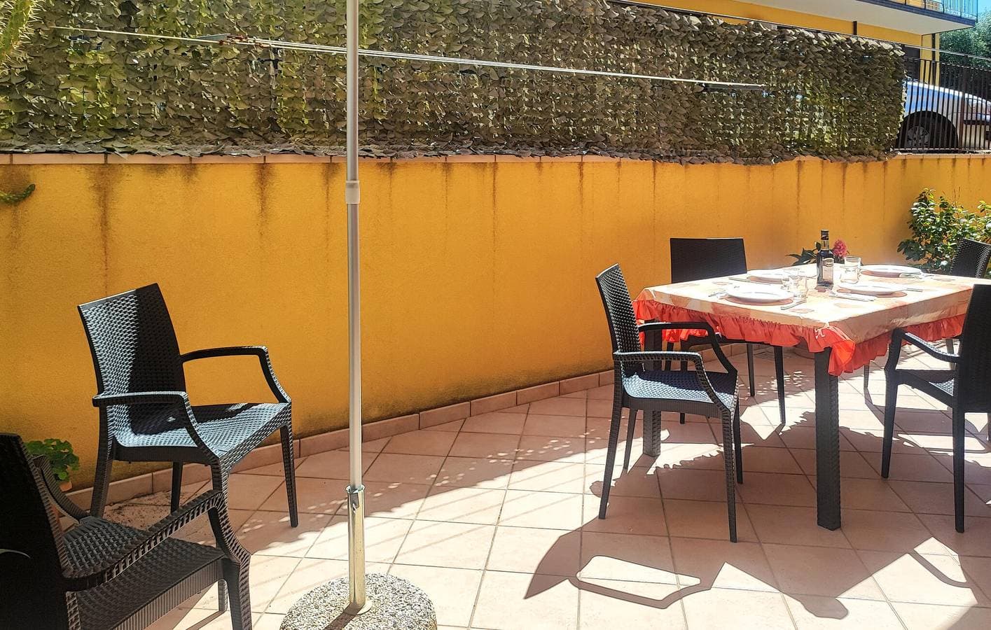 Foto 10 von 21: Gemütliche Ferienwohnung mit WLAN, Klimaanlage und Parkplatz, 1,5 km vom Strand Pietrarossa entfernt