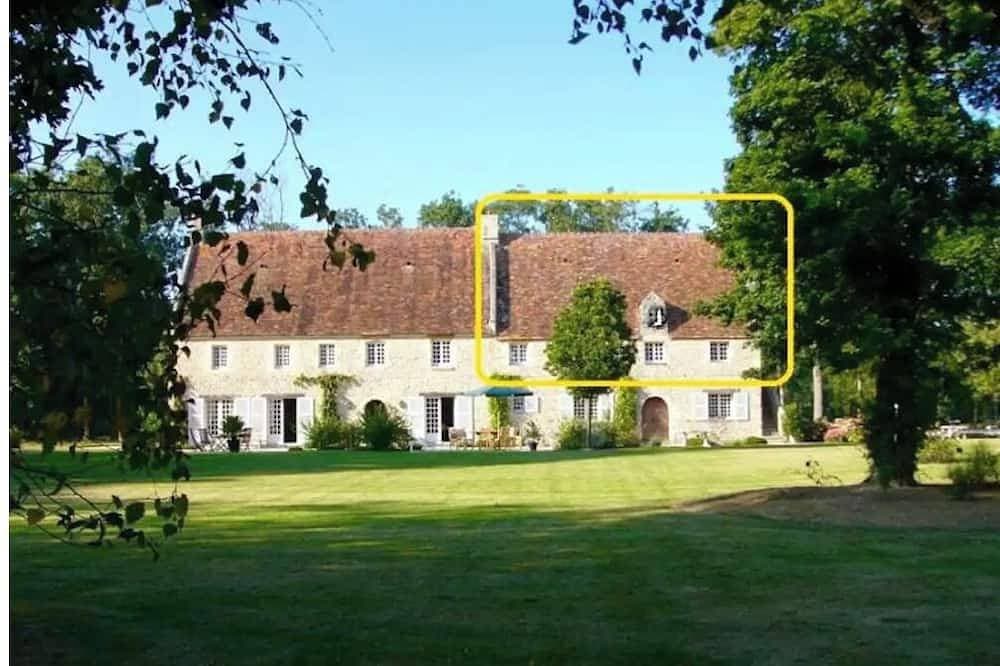 Foto 11 von 30: Domaine La Balanderie, sleeps up to 20 ( Terrace, large park, beach 1.5km away )