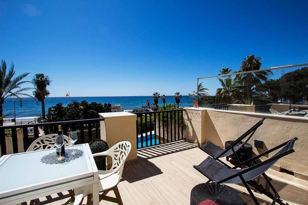 Sea front Studio in Marbella 1