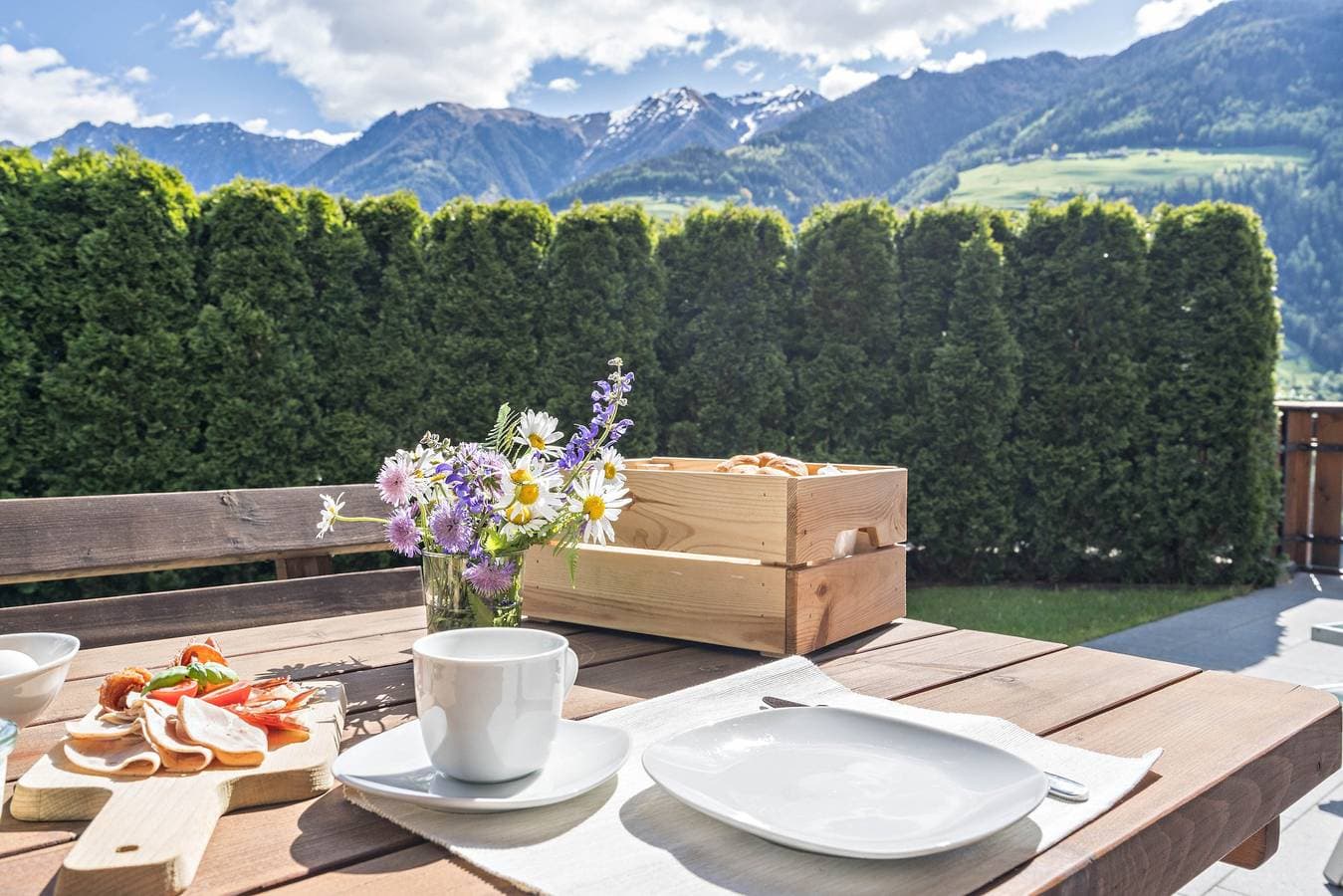 Foto 13 von 15: Ferienwohnung " Pfandlerhof Rot" mit Bergblick, WLAN, Balkon & Garten